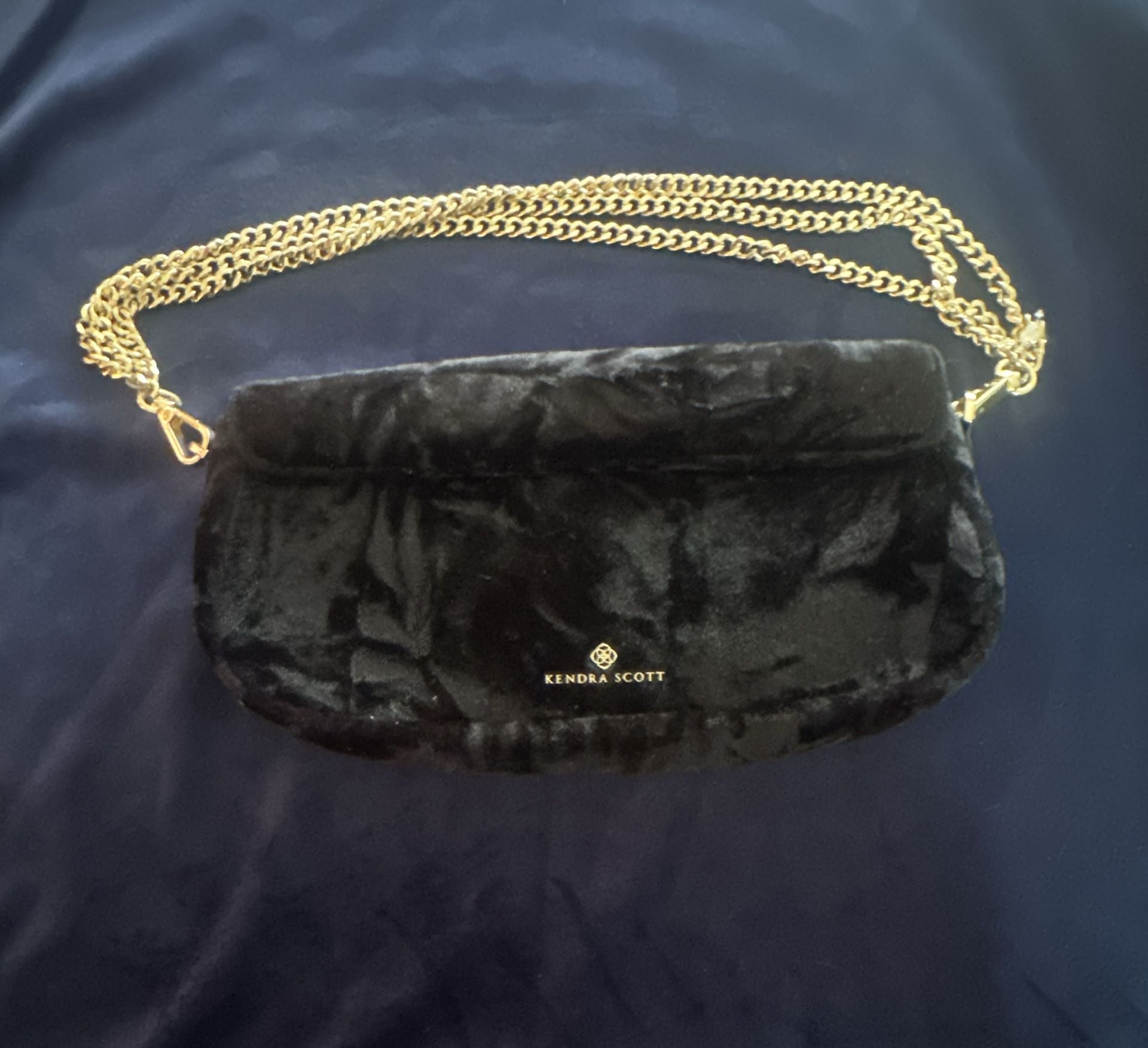 Kendra Scott Vanessa Chain Crossbody Bag Black Velvet 3