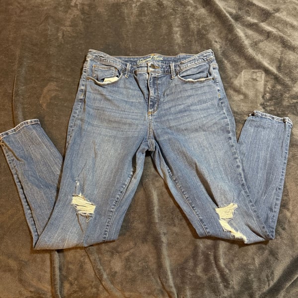 Universal Thread Distressed Skinny Ankle Jeans Size 16/33R Blue Denim