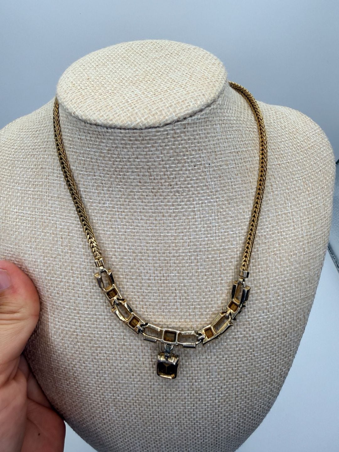 Vintage Gold Tone Blue Crystal Rhinestone 15 Inch Necklace 7