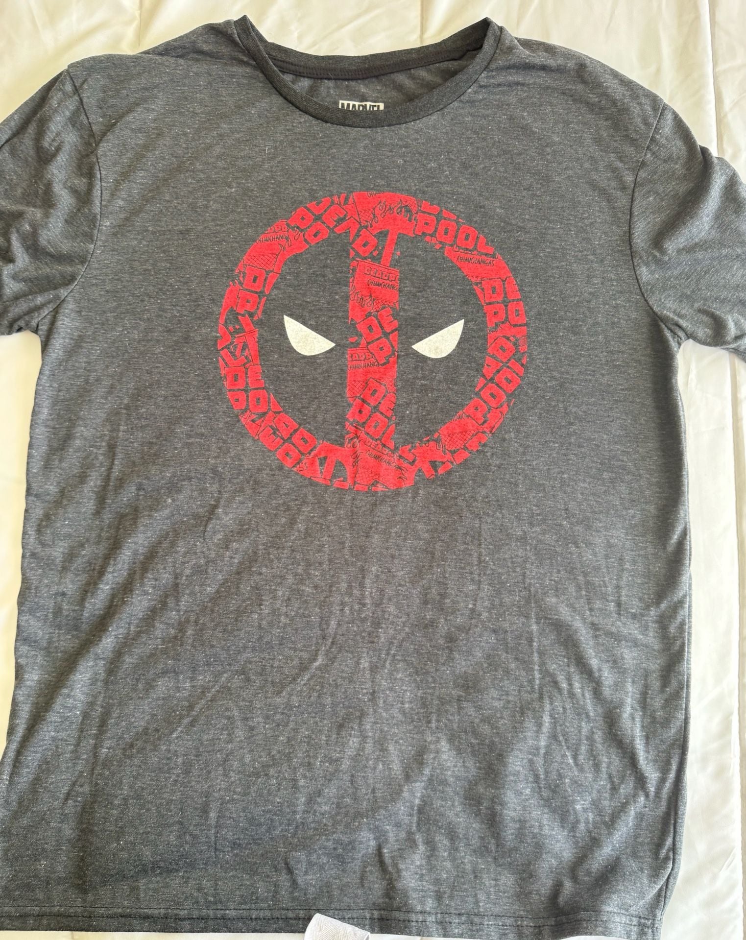 Aeropostale Marvel Deadpool Graphic T-Shirt Charcoal Gray Large 1