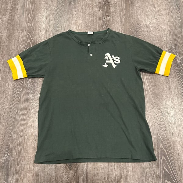 Vintage Universal Athletics Oakland A's Henley Size XL