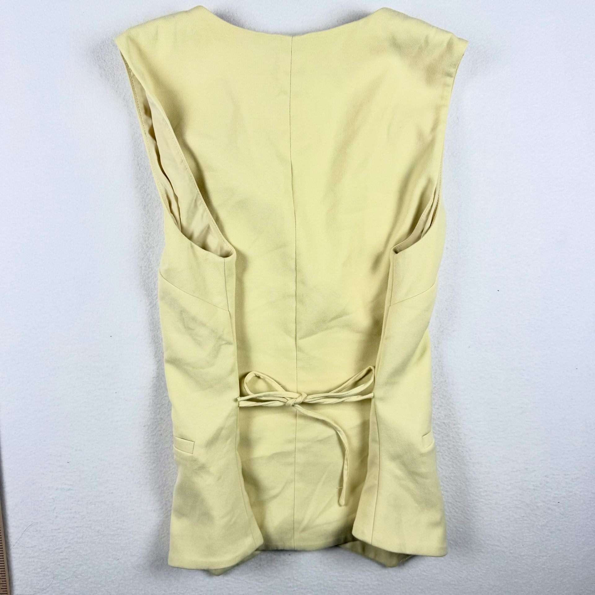 Abercrombie & Fitch Yellow Linen Vest Size M V-Neck Button Front Sleeveless 8
