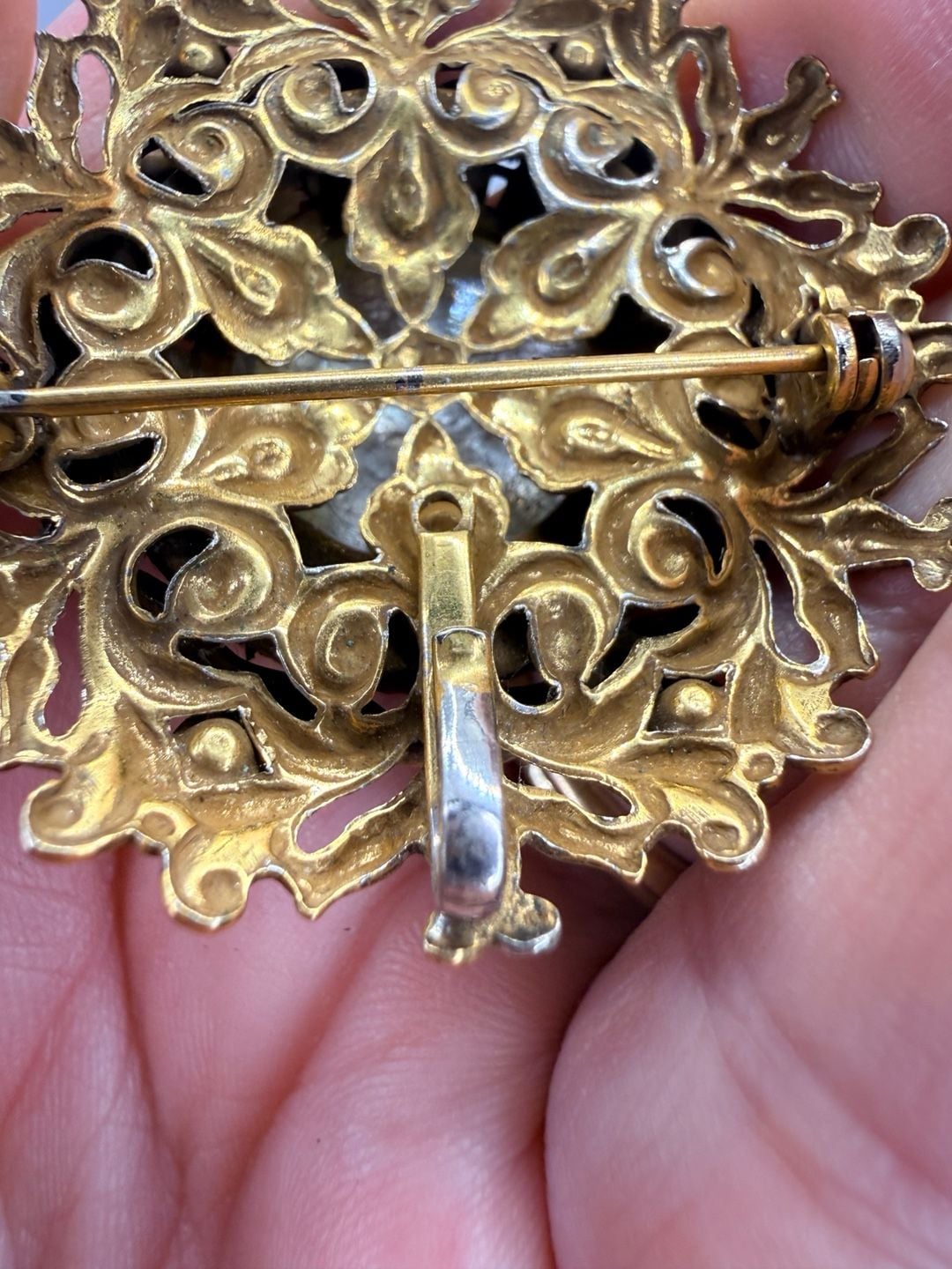 Vintage Ornate Filigree Brooch Pendant 7