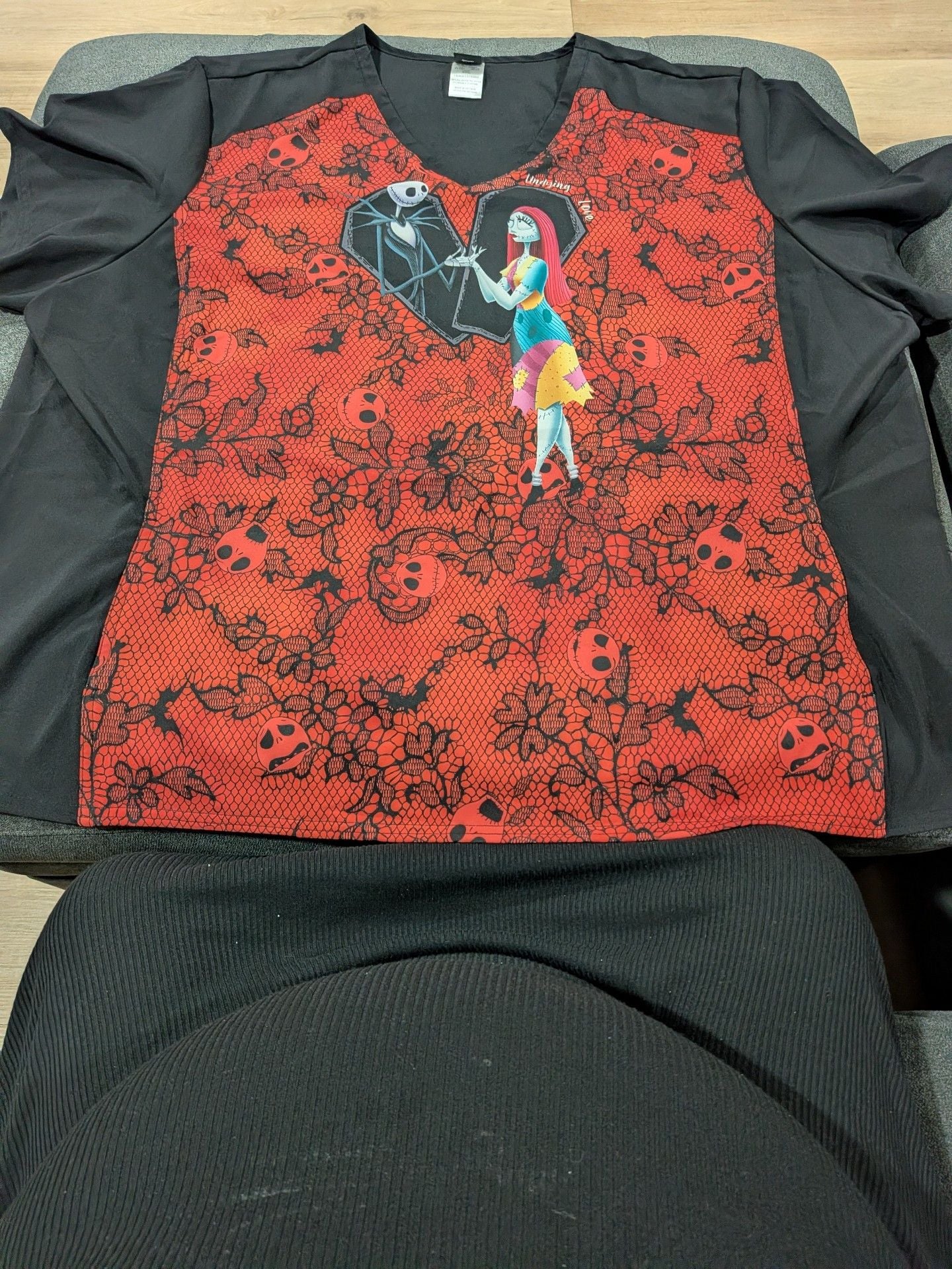 Disney The Nightmare Before Christmas Scrub Top Size 5XL Jack & Sally 1