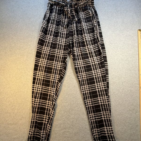 Shosh Black and White Plaid Paperbag Pants Size 10