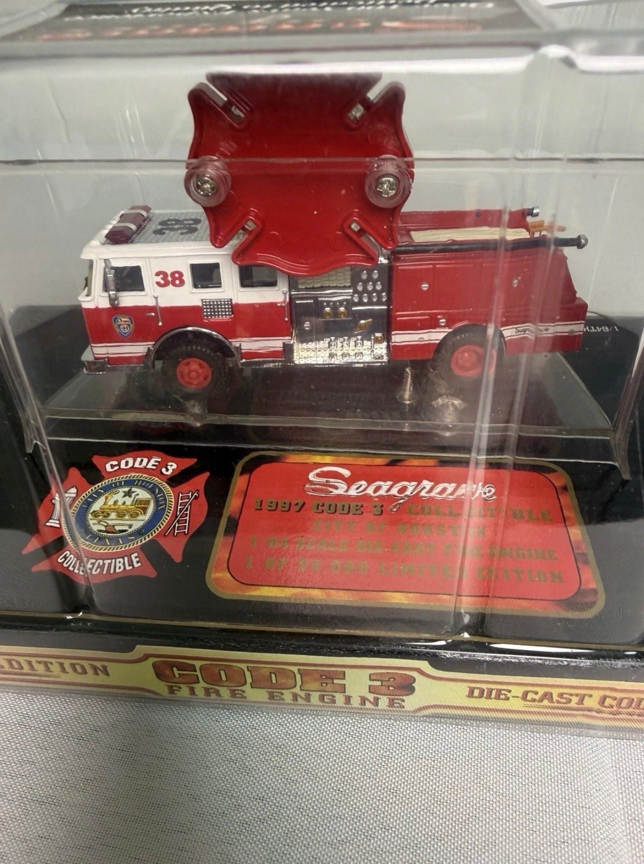 Code 3 Seagrave Pumper City of Houston 38 1/64 Scale Die-Cast Fire Engine 3
