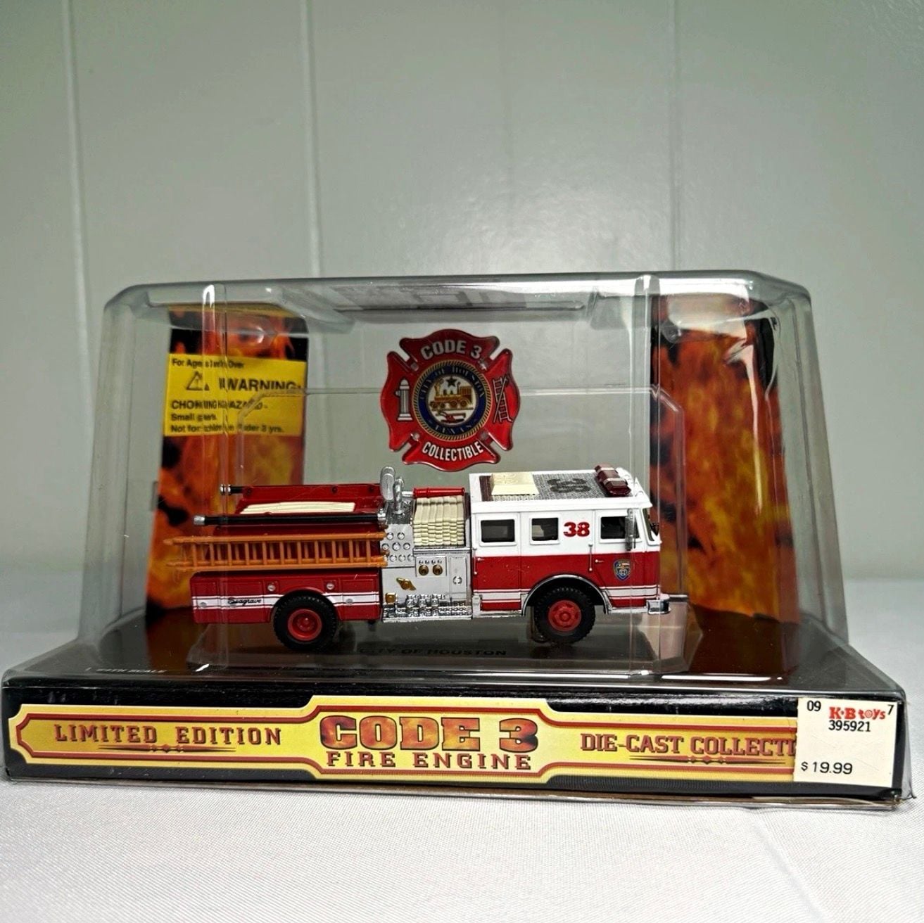 Code 3 Seagrave Pumper City of Houston 38 1/64 Scale Die-Cast Fire Engine 5
