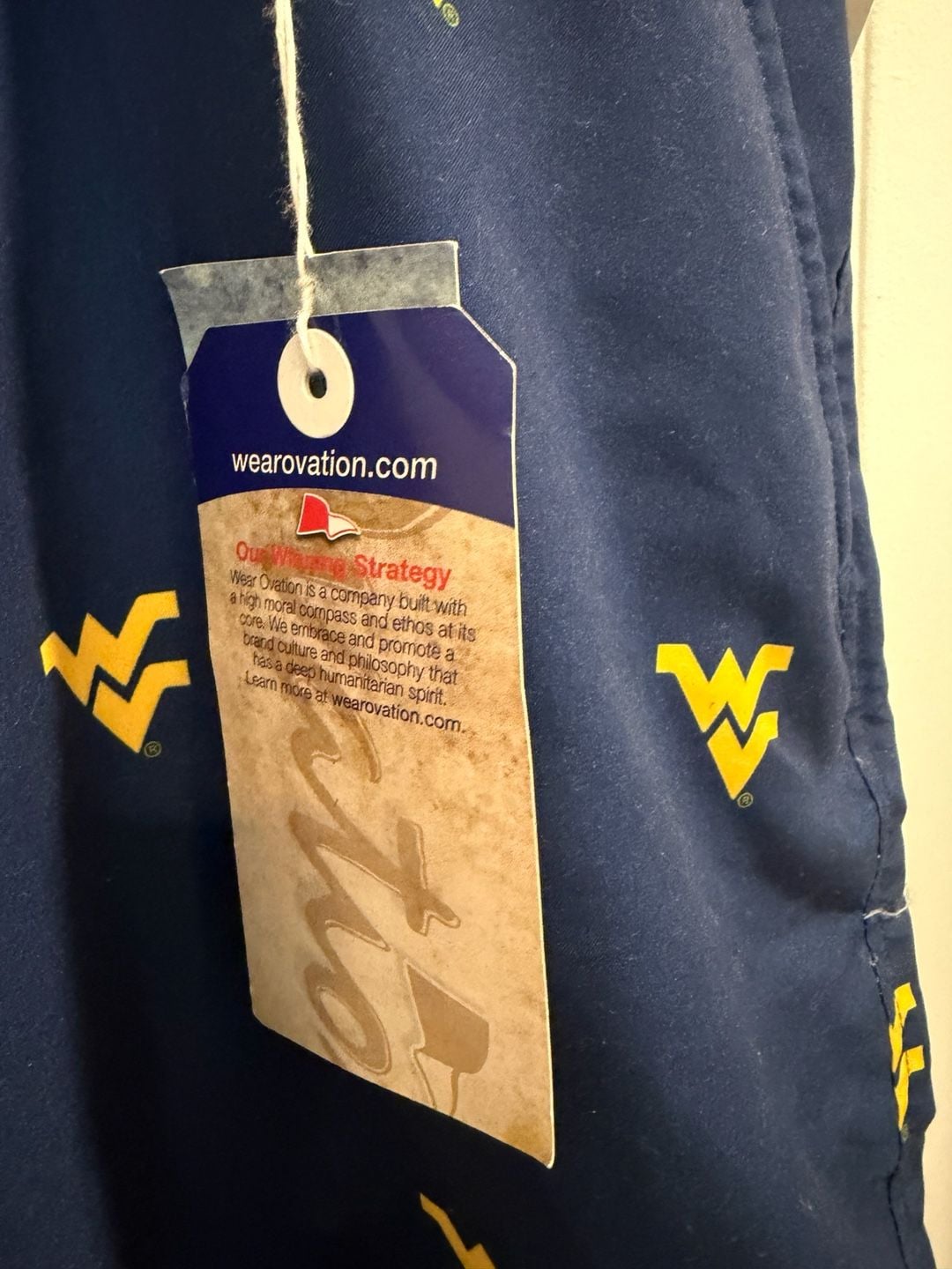 NWT Ovation Game Changer WVU Mountaineers Shorts Sz 44 6
