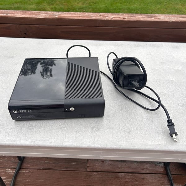 Microsoft Xbox 360 E Console Black With Power Brick