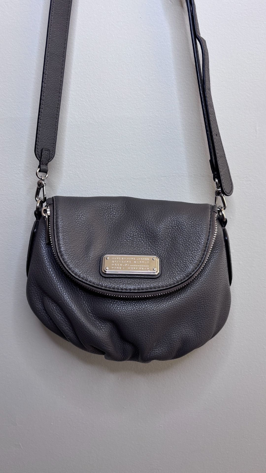Marc by Marc Jacobs New Q Mini Natasha M0009409 Gray Leather Crossbody 3