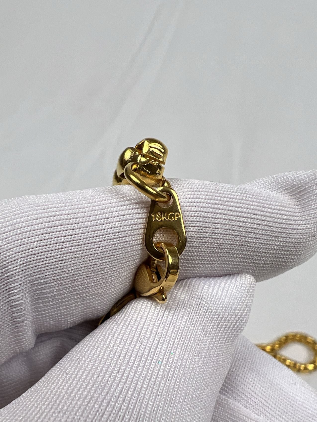 ChainsHouse Gold Tone Link Chain Necklace 28 Inches 8