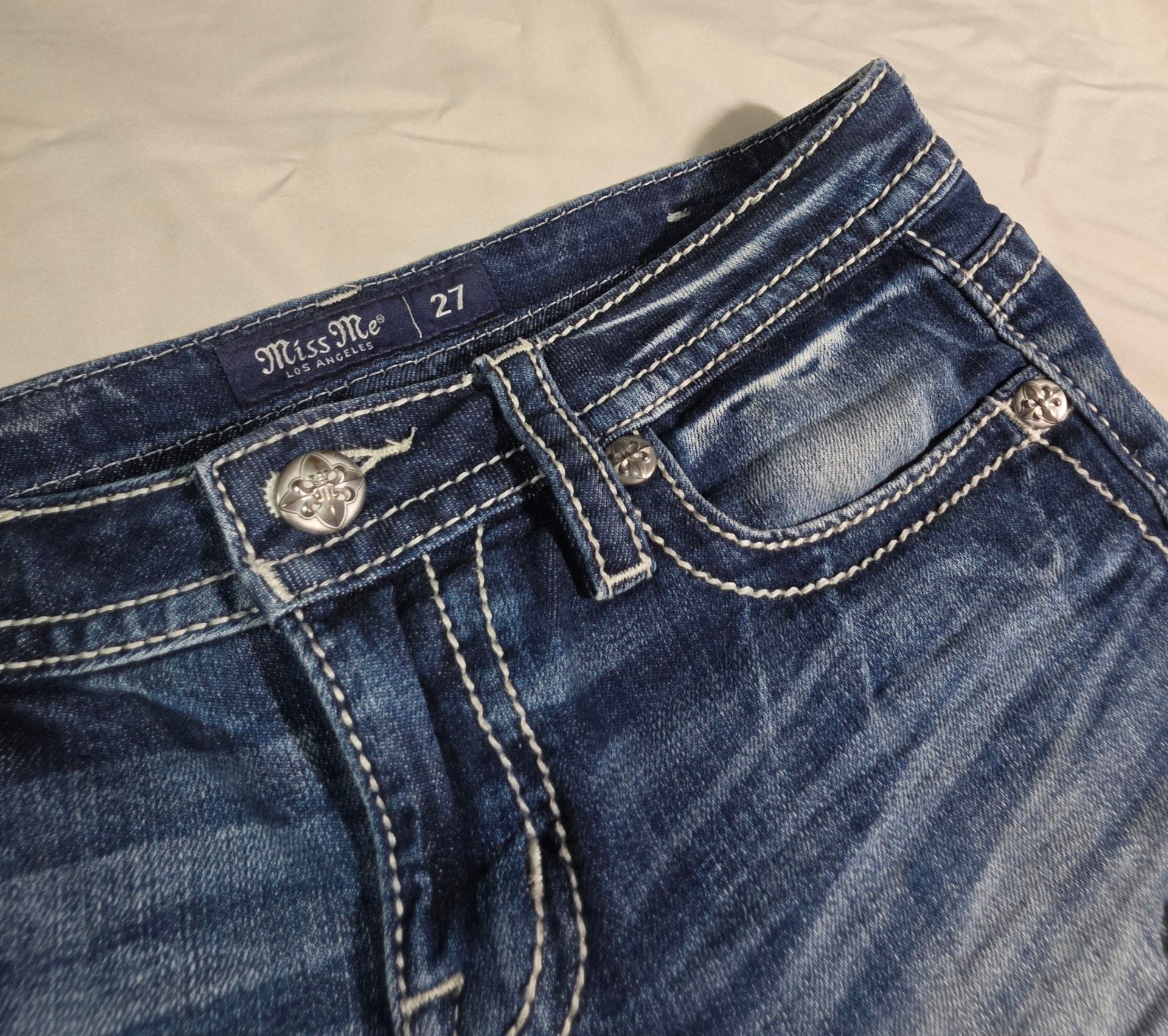 Miss Me Embroidered Denim Shorts Size 27 5