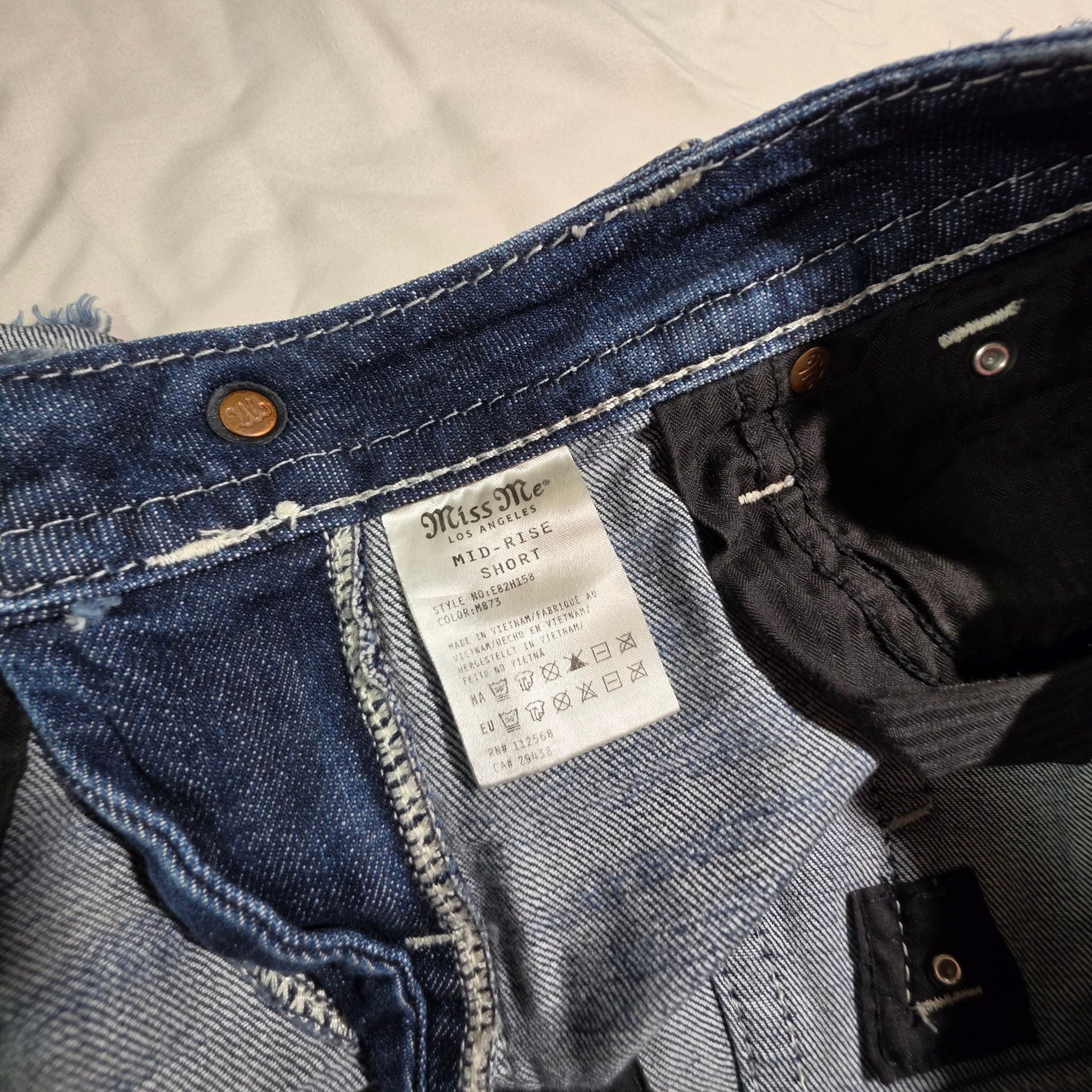 Miss Me Embroidered Denim Shorts Size 27 7