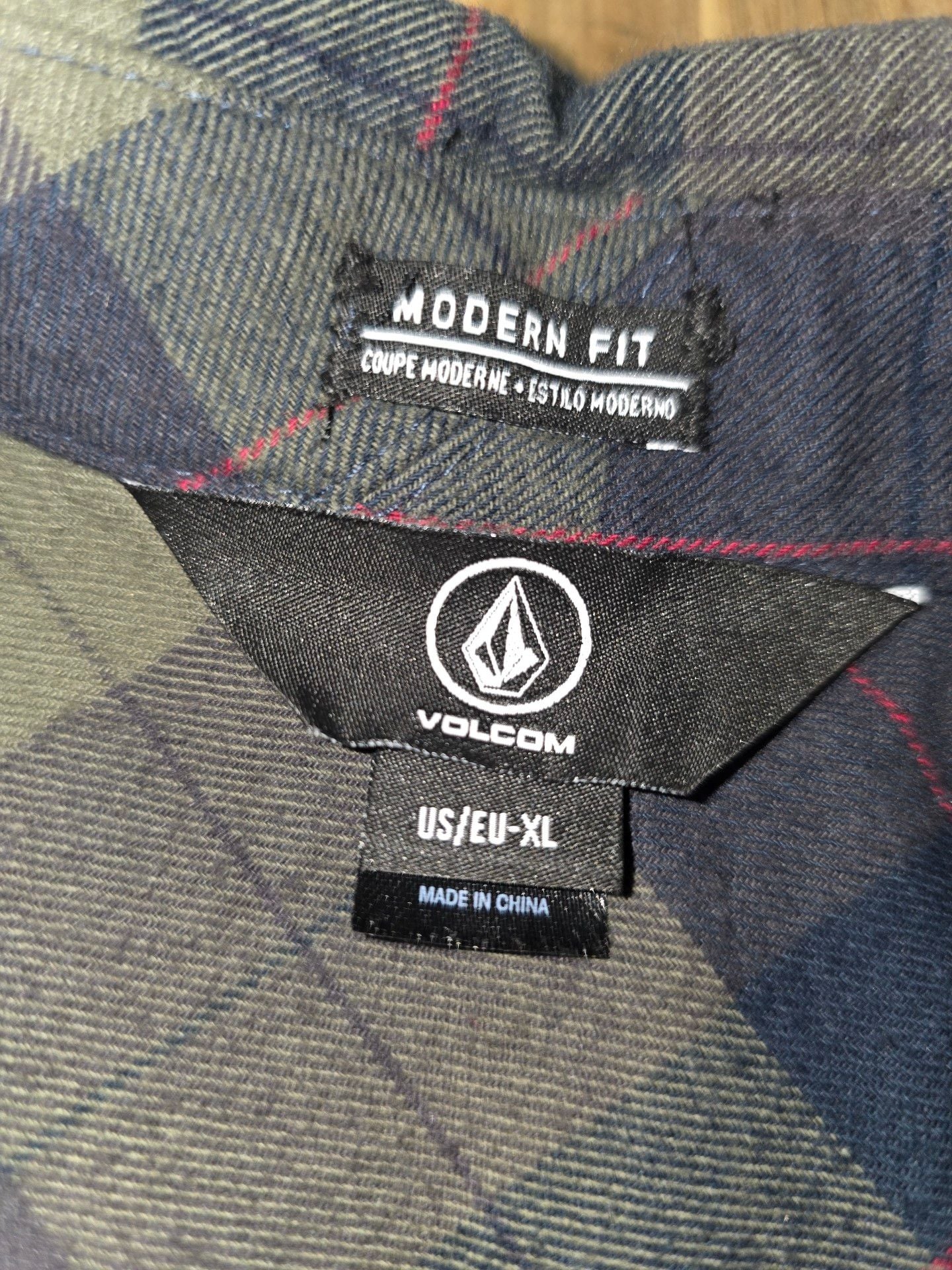 Volcom Plaid Flannel Shirt Size XL Green Blue Long Sleeve 8