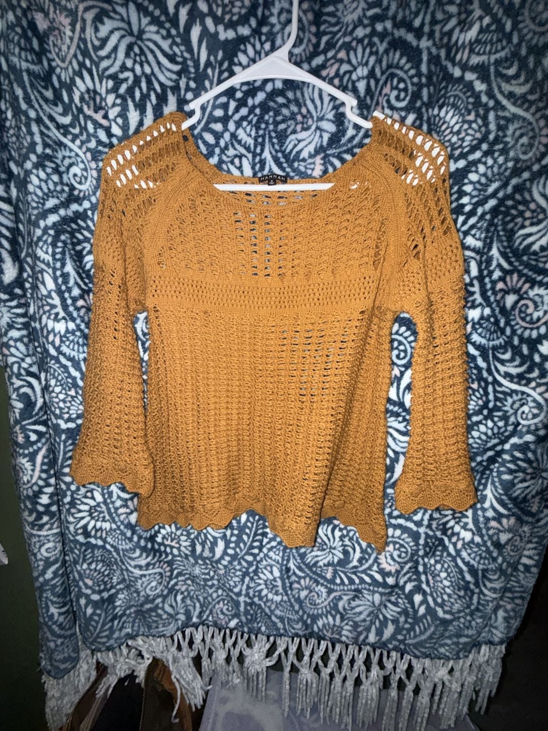 STAND OUT IN THE CROWD SWEATER, 2
