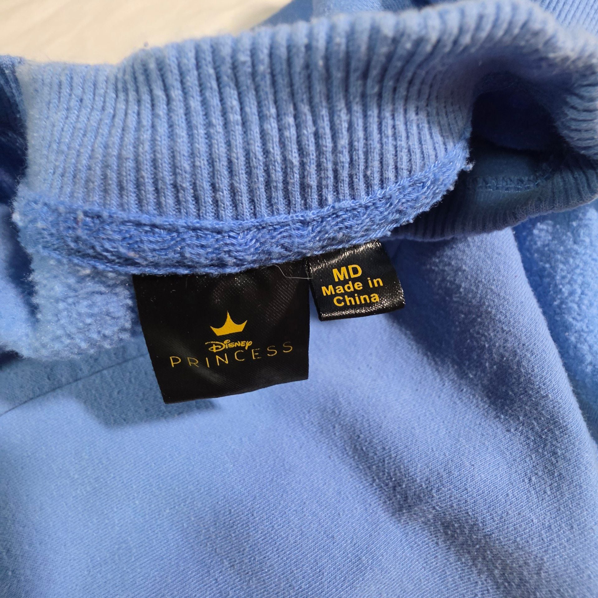 Disney Princess Cinderella Sweatshirt Size MD Blue Movie Poster 4