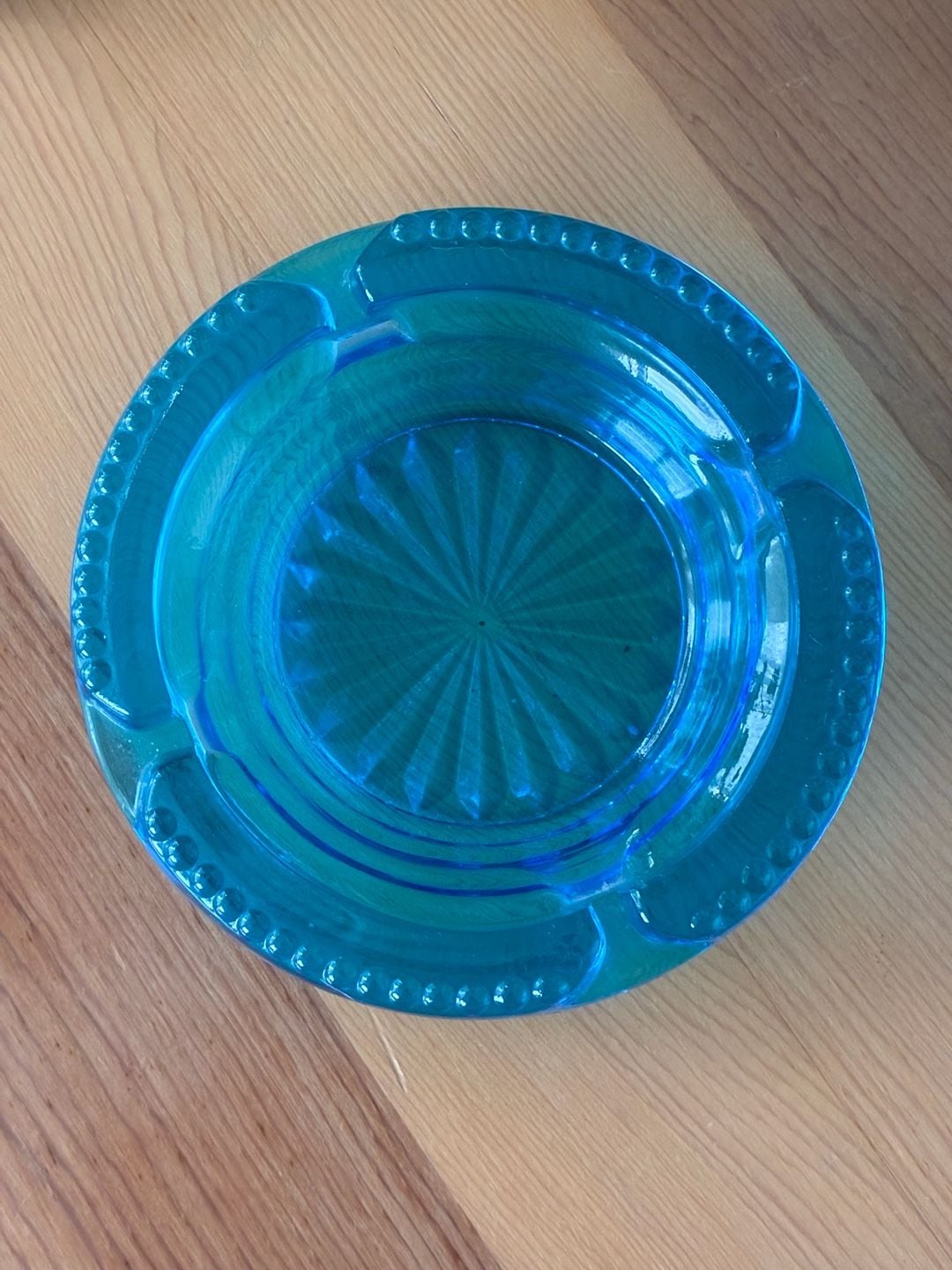 Indiana Glass Blue Sunburst Art Glass Ashtray 2