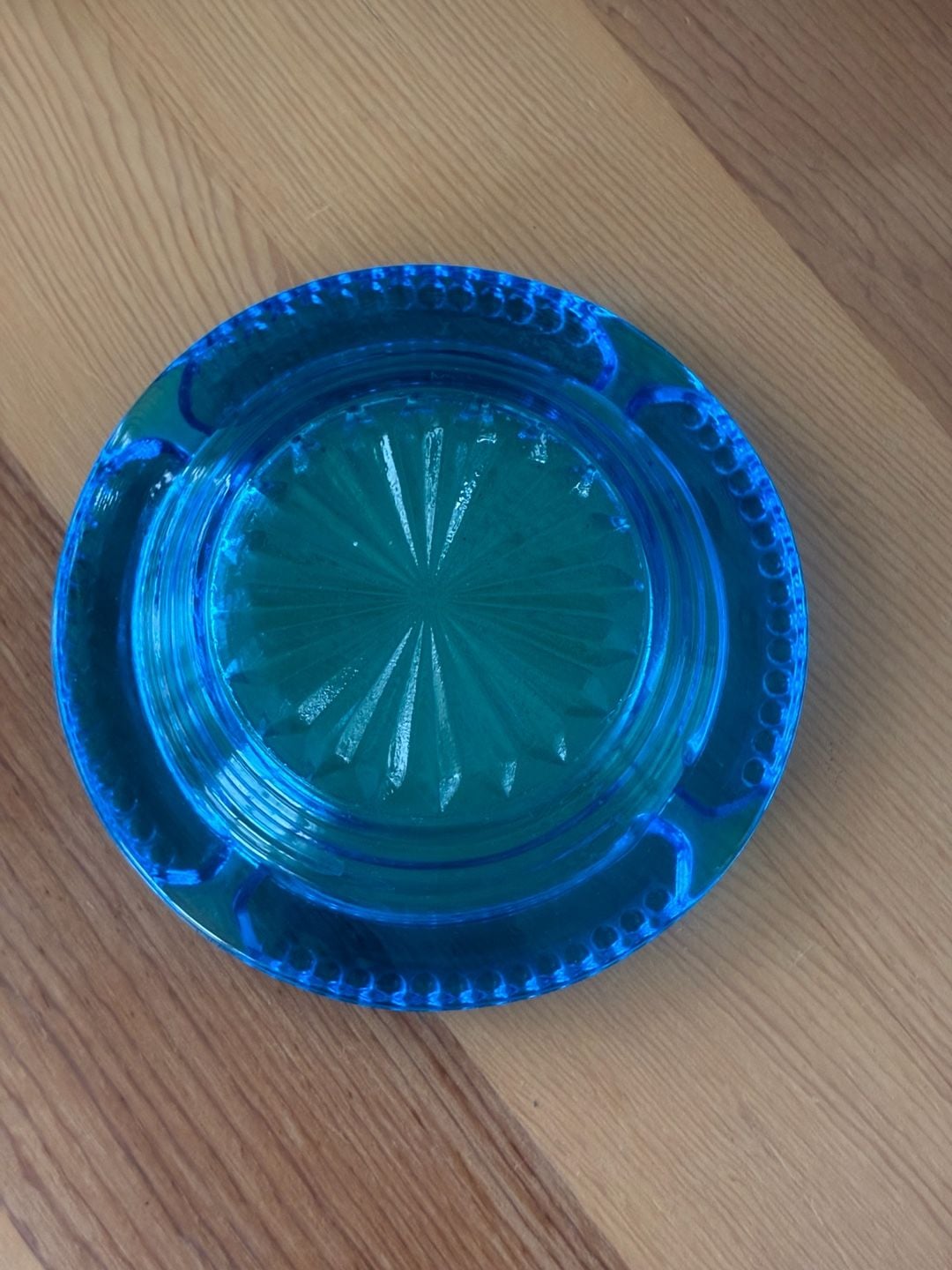 Indiana Glass Blue Sunburst Art Glass Ashtray 5