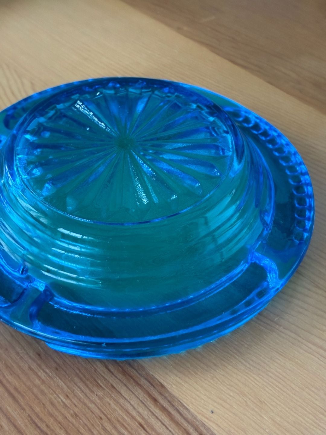 Indiana Glass Blue Sunburst Art Glass Ashtray 6