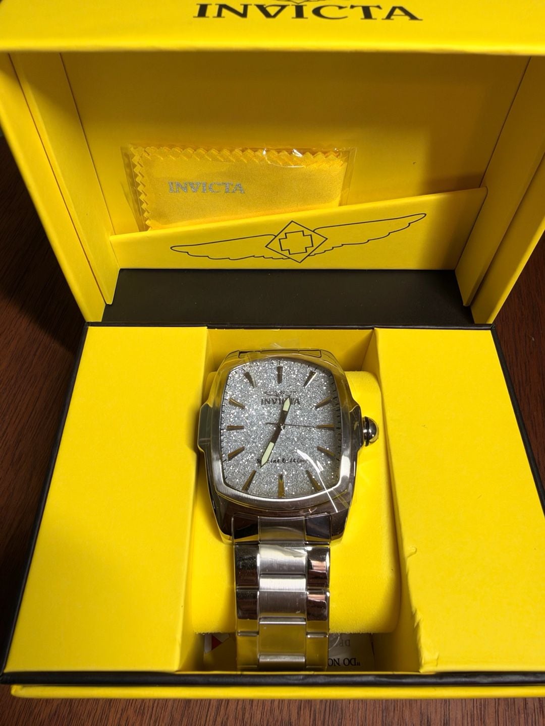 Invicta Special Edition Silver Tone Quartz Watch Glitter Dial Box 2