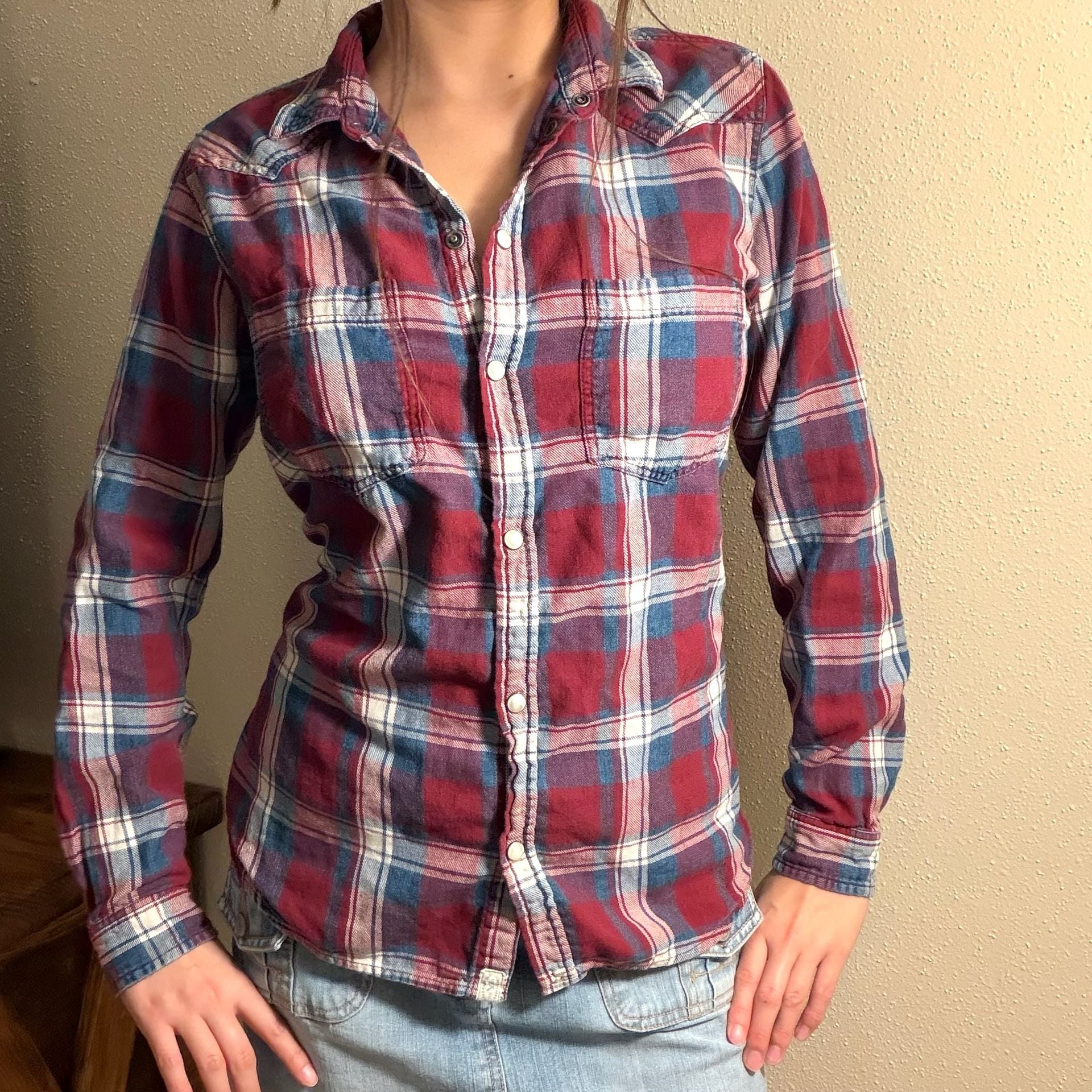 American Eagle Outfitters Plaid Button Down Shirt Red Blue 2