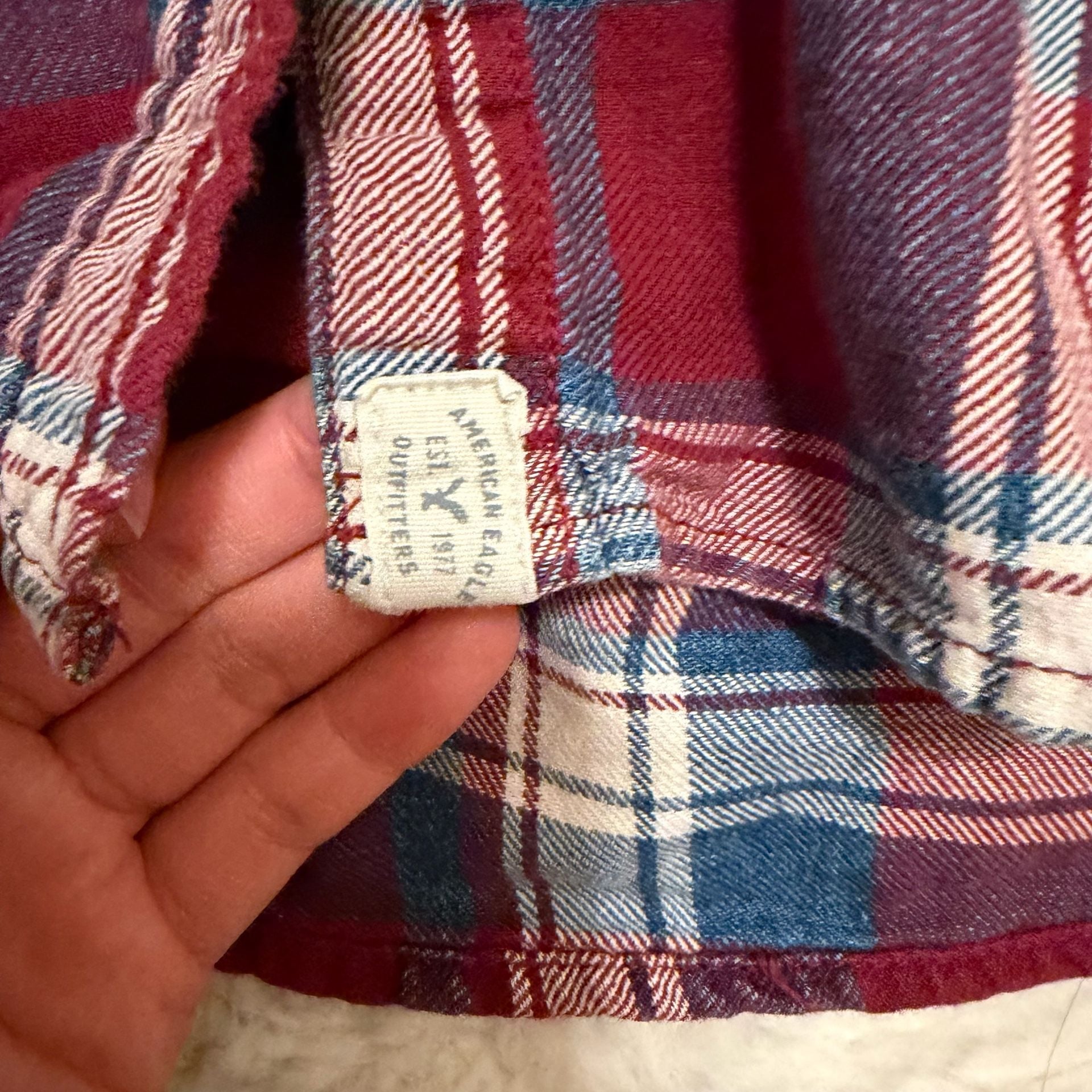 American Eagle Outfitters Plaid Button Down Shirt Red Blue 7