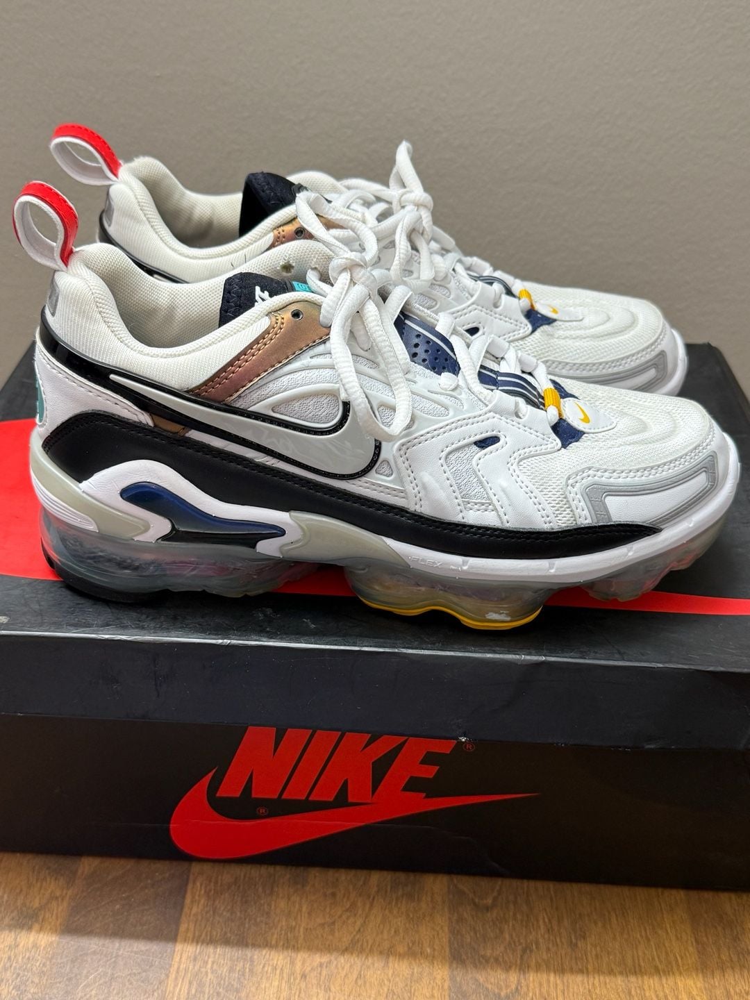 Nike Air VaporMax Evo White Tech Grey Midnight Navy DC9113-100 4