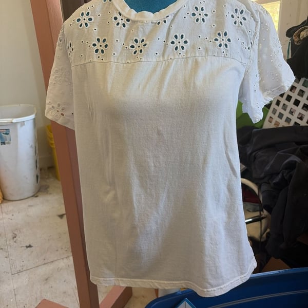 Time and Tru Women's White Eyelet Short Sleeve Top Size M (8-10)