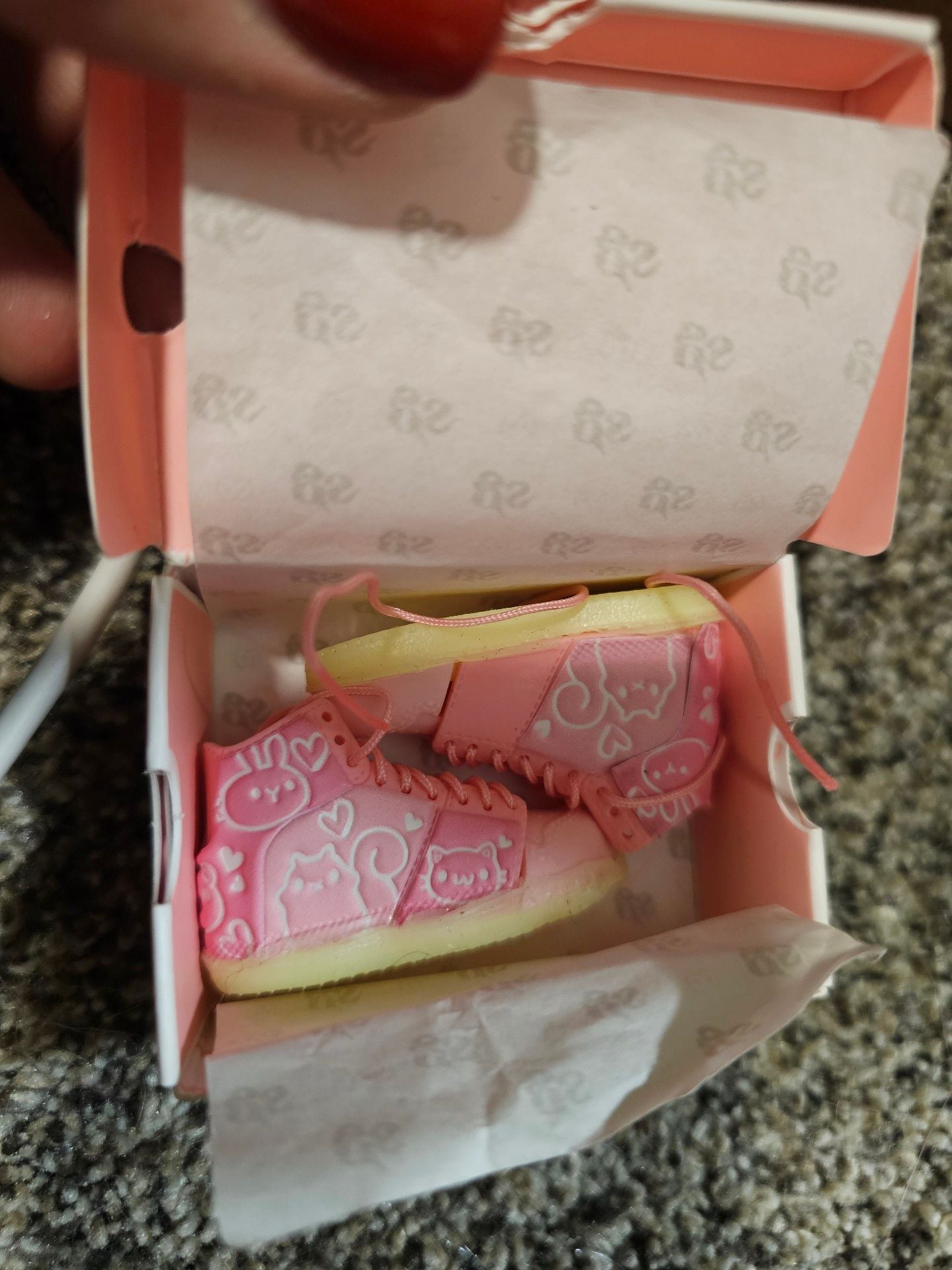 Miniverse Make It Mini Shoes High Top Pink Cat Sneakers *callout* 4
