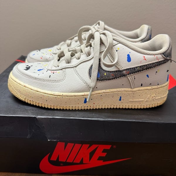 Nike Air Force 1 LV8 Paint Splatter