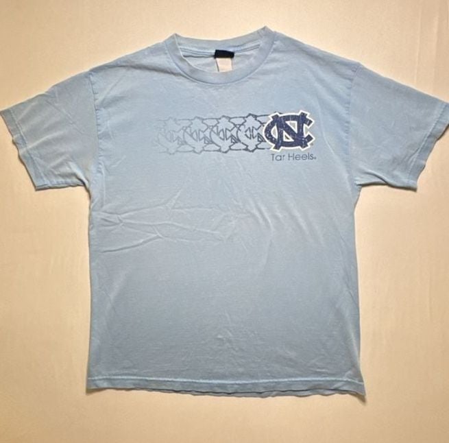 Vintage 90s/Y2K Champs Sports UNC Tar Heels T-Shirt Light Blue 2