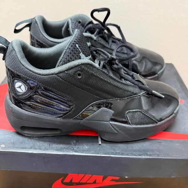Jordan Max Aura 6 Grade School Black Anthracite 