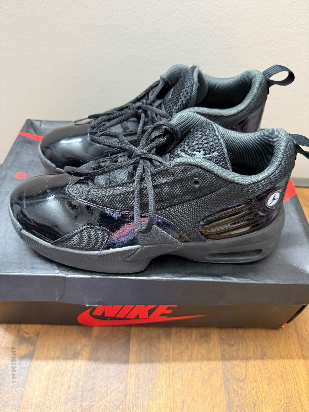 Jordan Max Aura 6 Grade School Black Anthracite 4