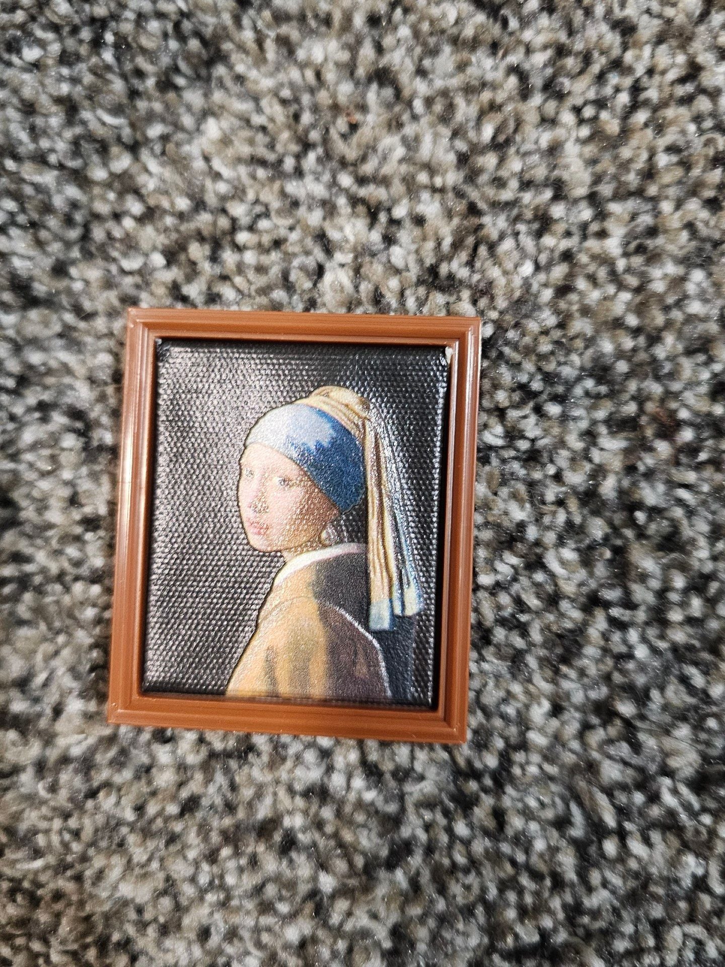 Mini Brands Girl with a Pearl Earring Toy Painting Collectible 1