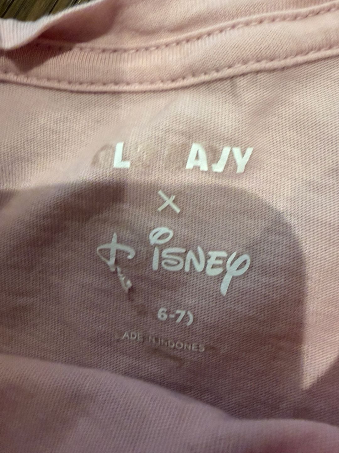 Old Navy Disney Stitch and Angel Airbrush Graphic T-Shirt Size 6-7 Light Pink 4