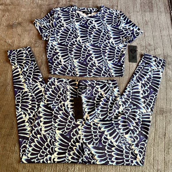 Ed Hardy 2 PC Matching Set Size M Blue Feathered Graphic Top + Leggings NWT