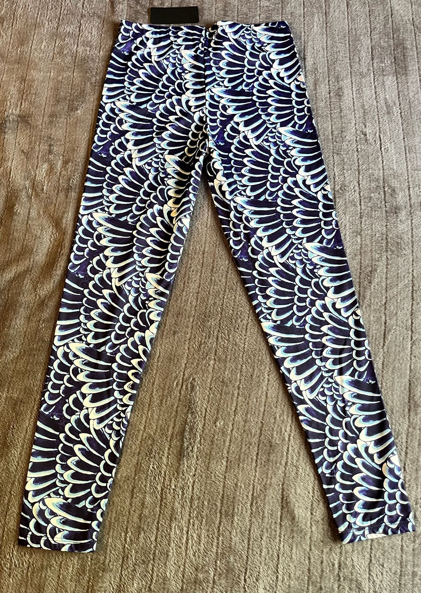 Ed Hardy 2 PC Matching Set Size M Blue Feathered Graphic Top + Leggings NWT 9
