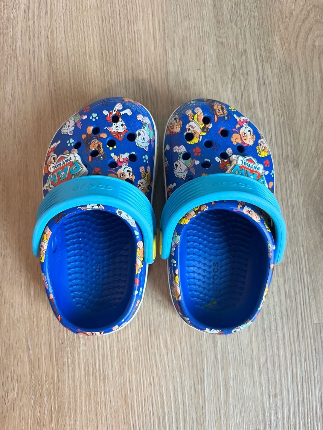 Crocs,Toddler Paw Patrol Clogs, Jibbetz, All Over Print, Blue/Multi, Slip Ons,6C 7