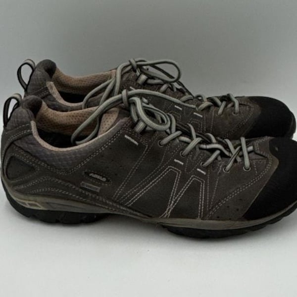 Asolo Men's Hiking Shoes Gray Vibram Soles
Size 10.5
#875