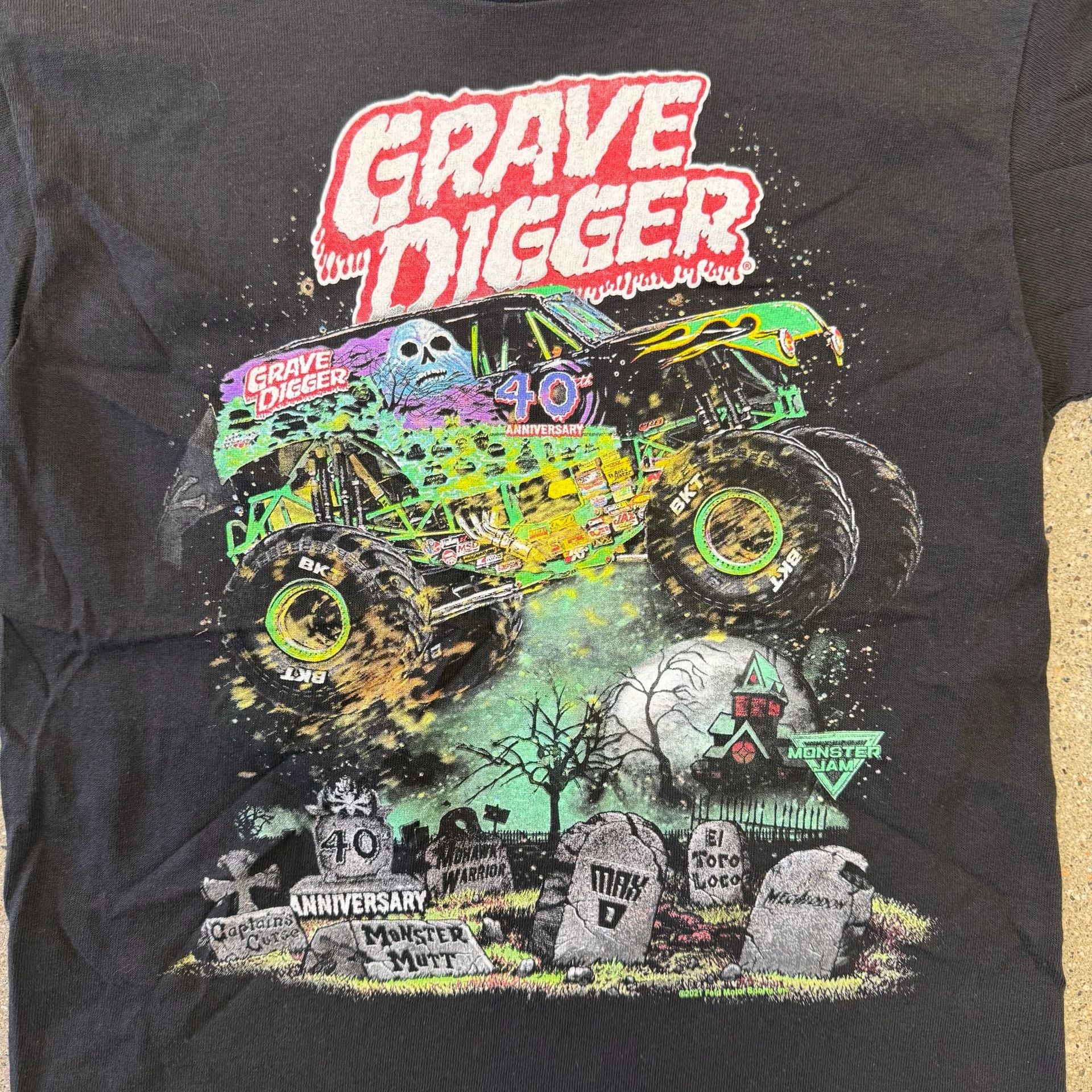 Delta Pro Weight Monster Jam Grave Digger 40th Size M Youth Black T-Shirt 3