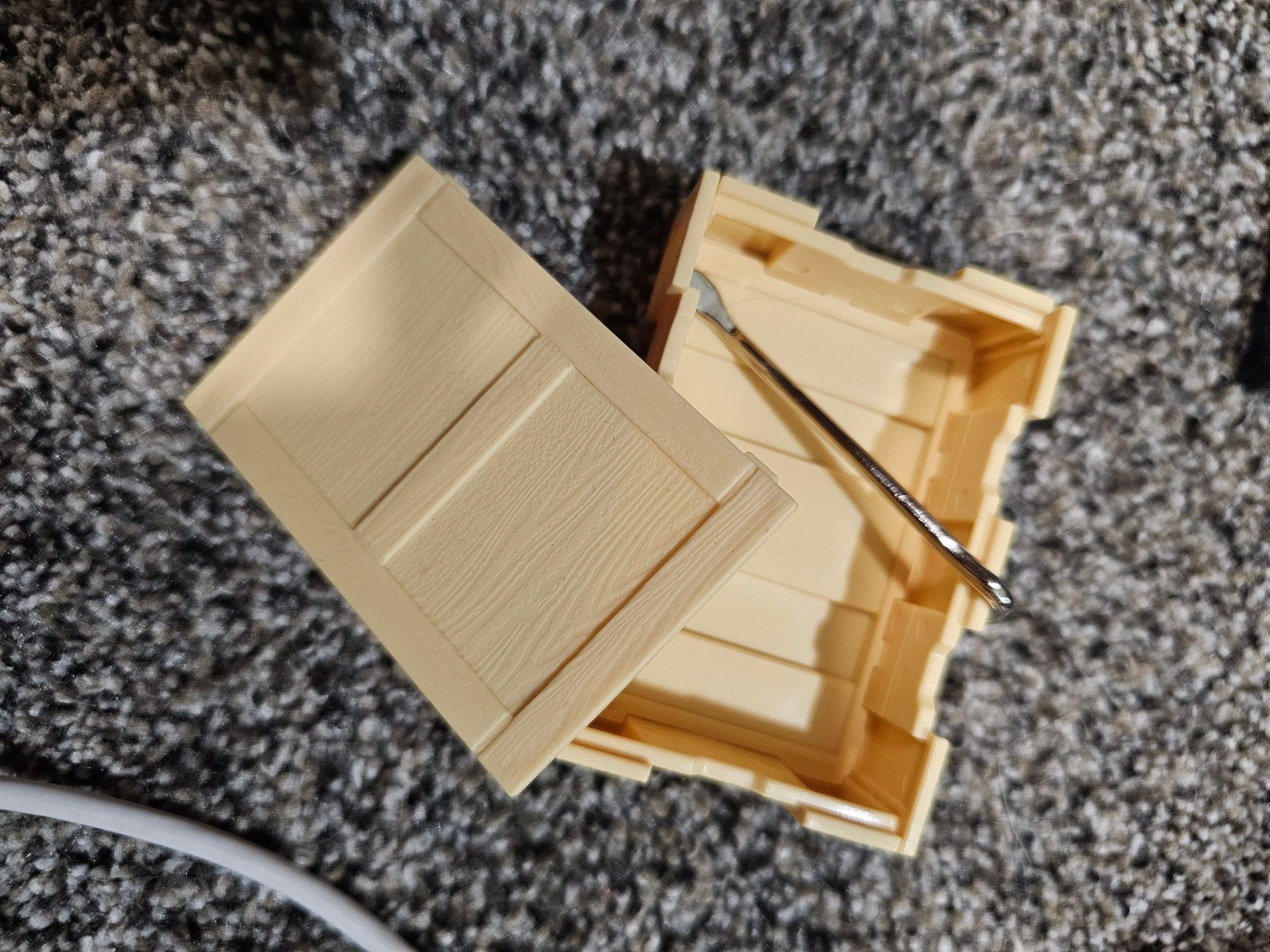 Zuru Mini Brands Masterpieces Crate and Crowbar Accessory 1