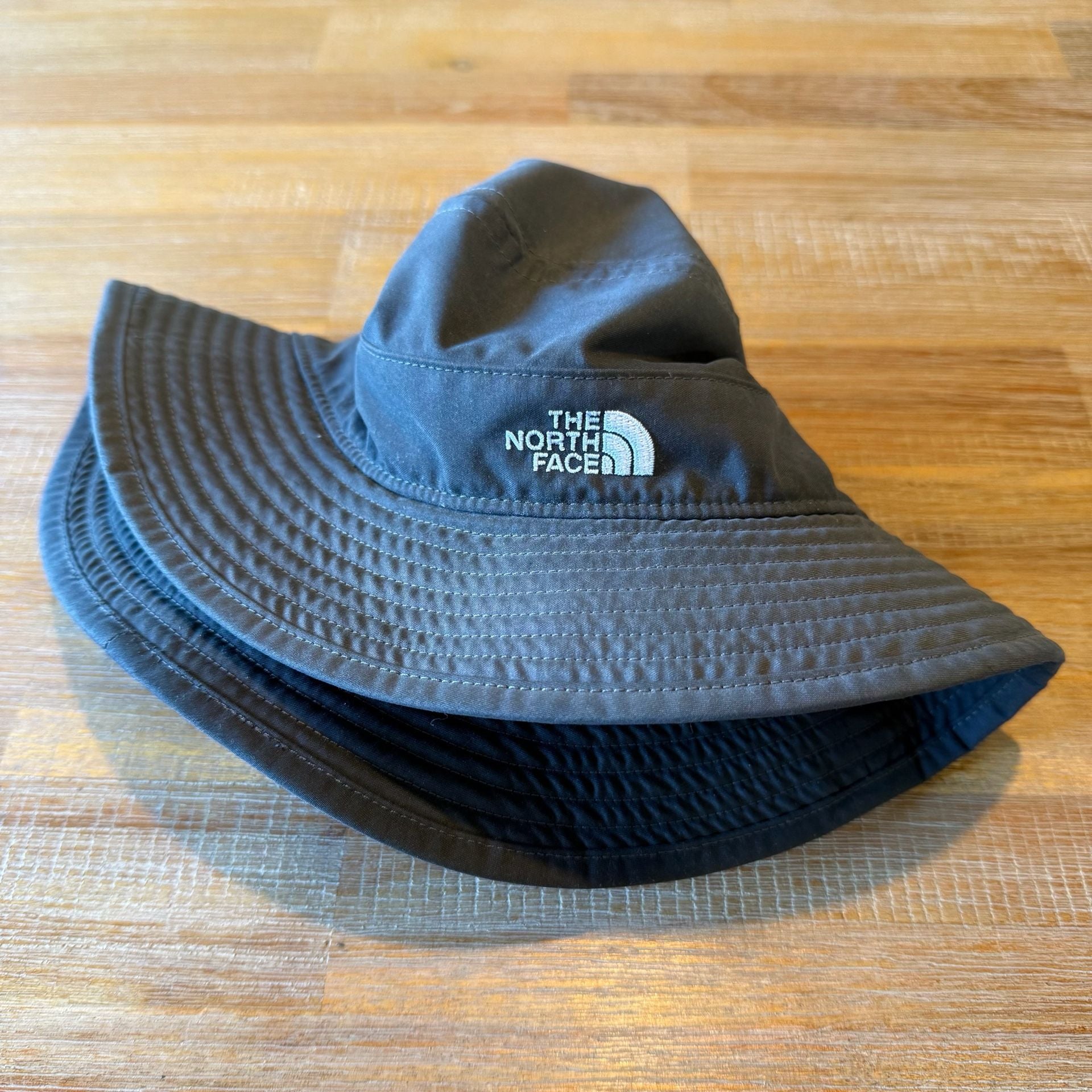 The North Face Youth Class V Brimmer Hat Size S Gray Sun Bucket Hiking Cap Kids 2
