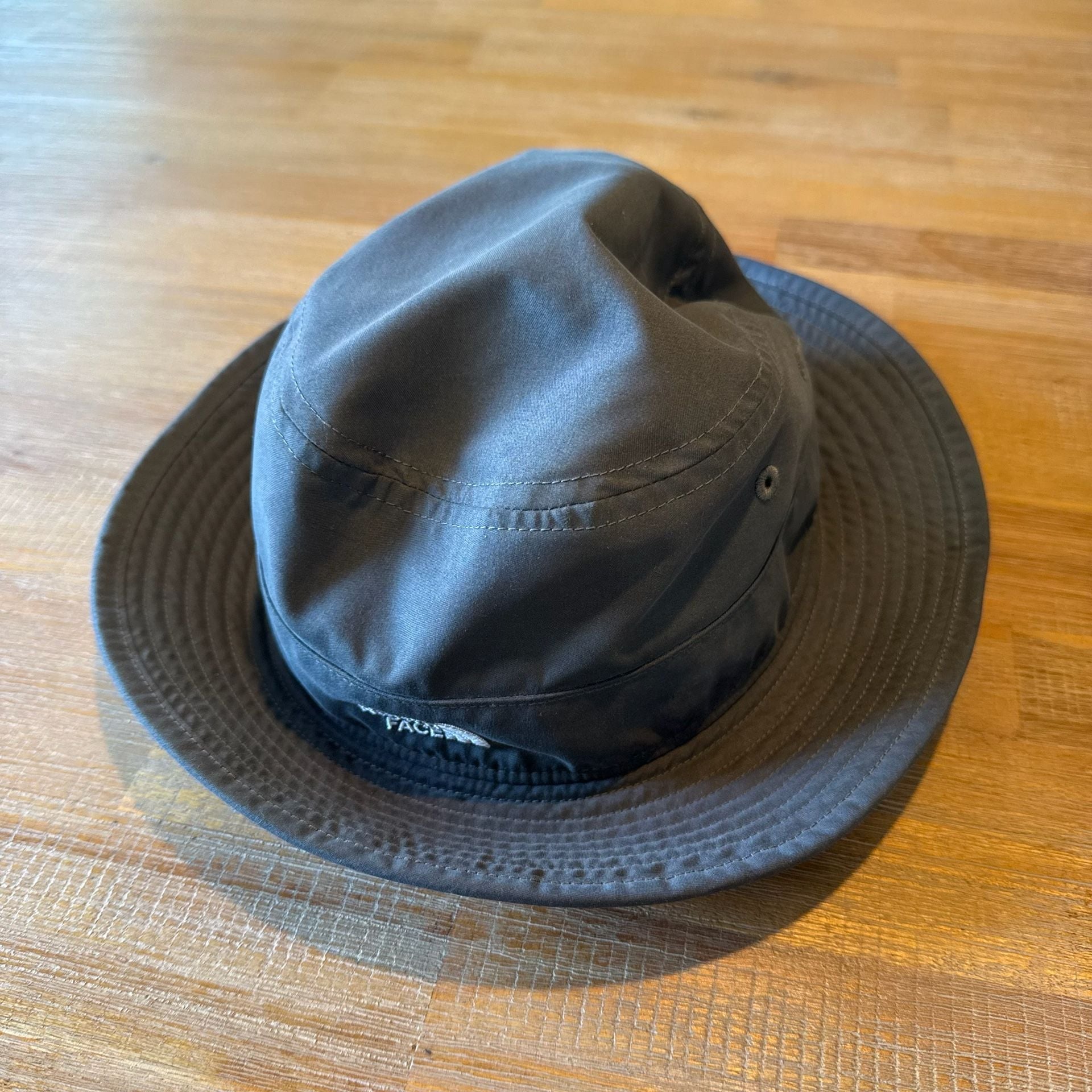 The North Face Youth Class V Brimmer Hat Size S Gray Sun Bucket Hiking Cap Kids 4