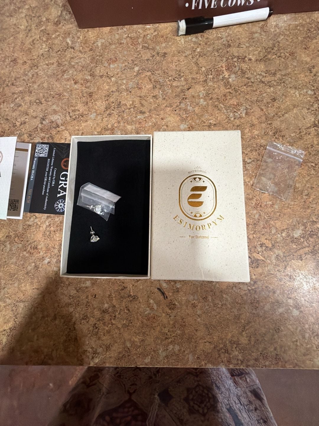 Esimorpym Diamond Stud Earrings with GIA Certificate and Box 3