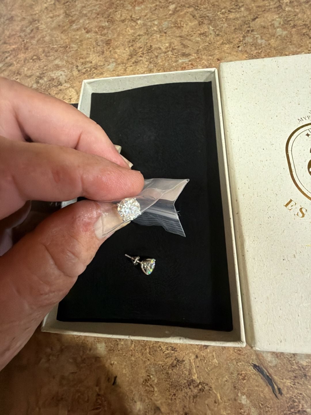 Esimorpym Diamond Stud Earrings with GIA Certificate and Box 2