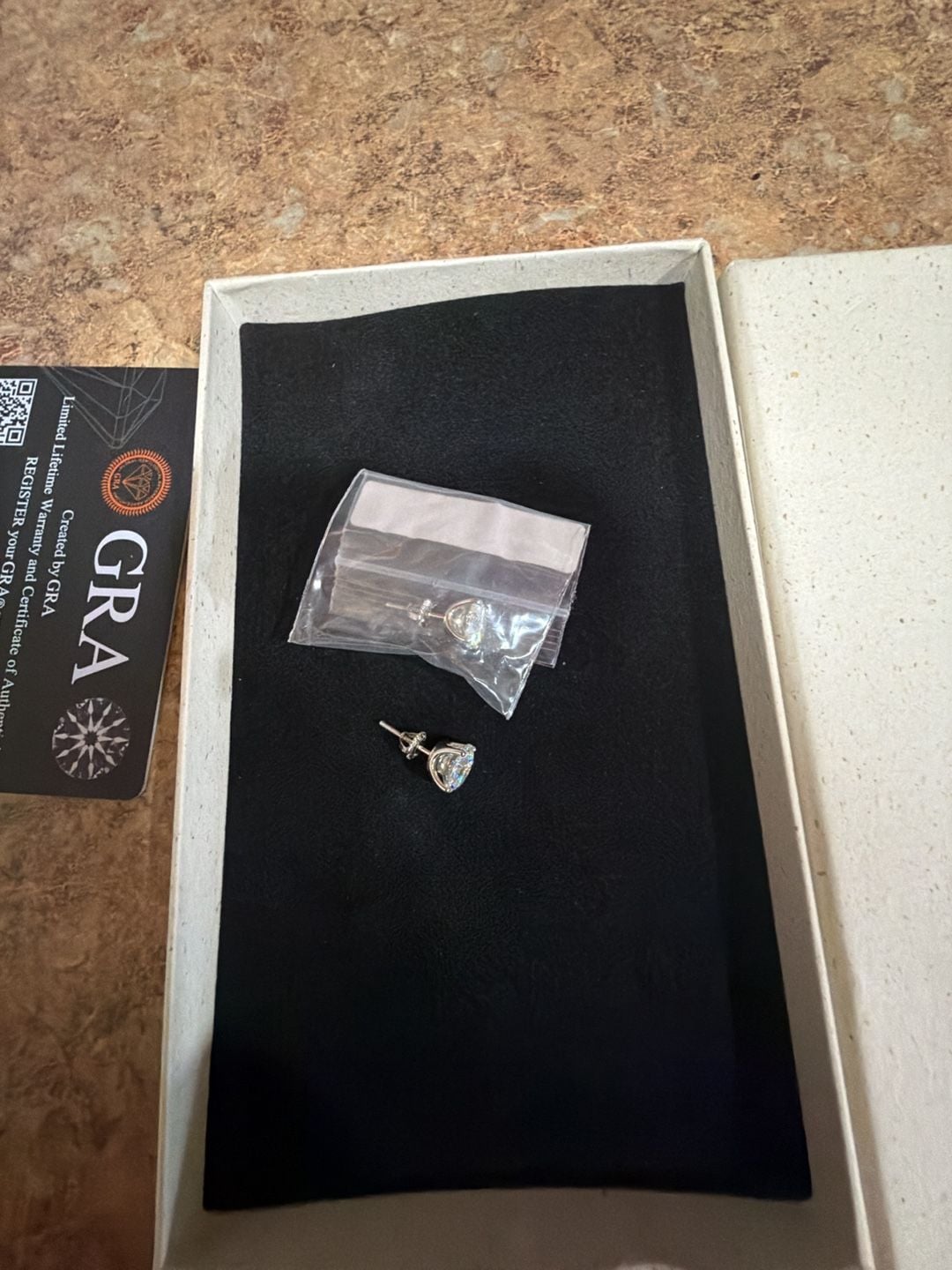 Esimorpym Diamond Stud Earrings with GIA Certificate and Box 5