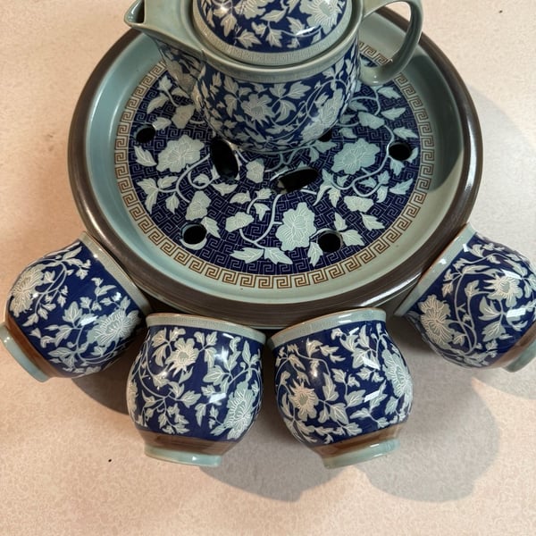 Ruyao Blue and White Floral Ceramic Tea Set with Serving Tray