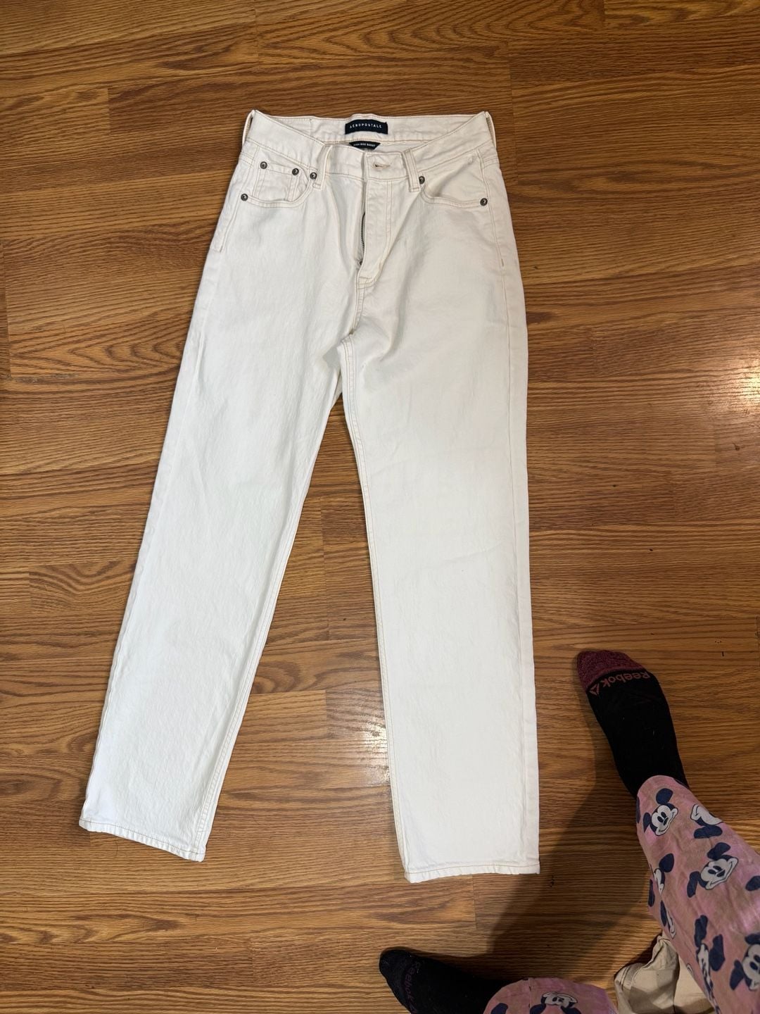 White areo jeans 2