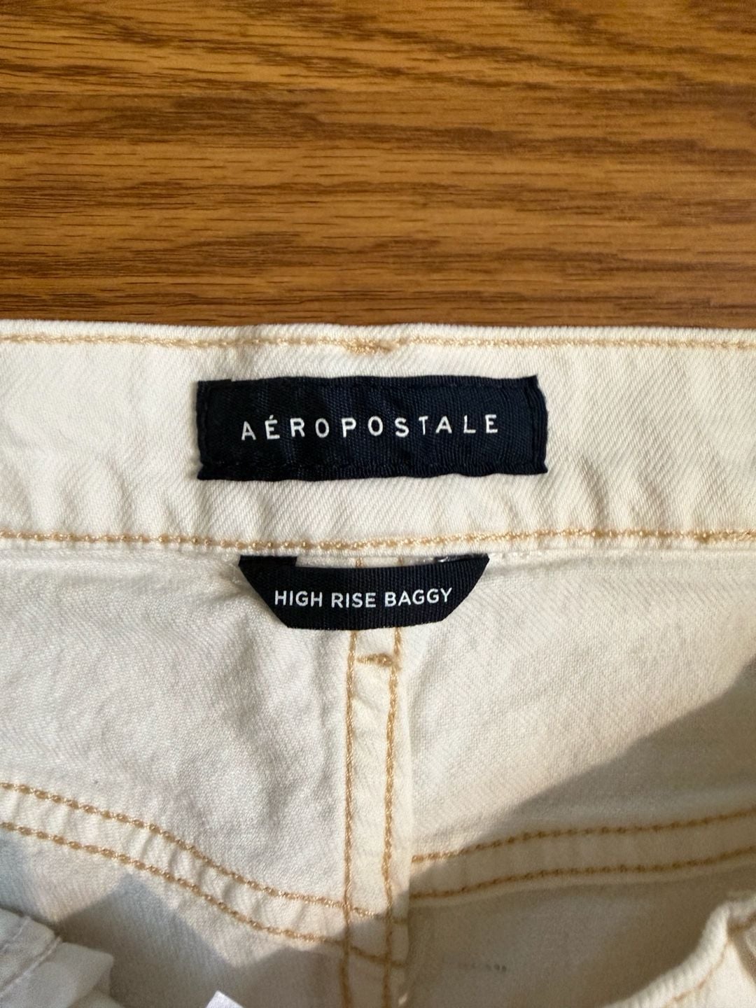 White areo jeans 4