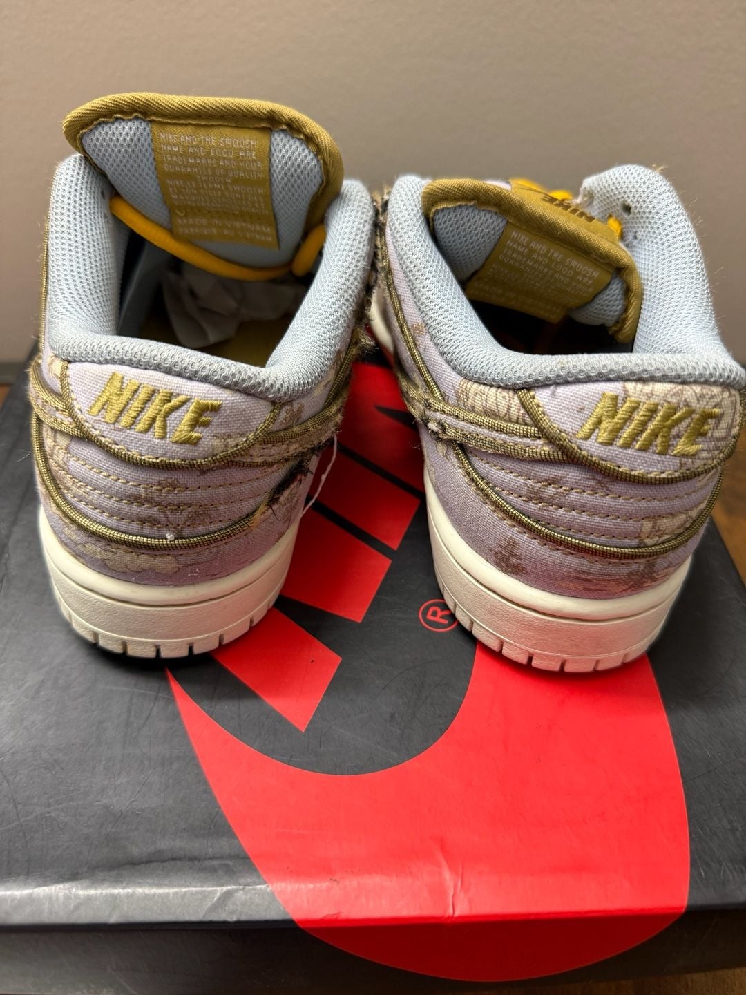 Nike SB Dunk Low Pro Pastoral Print Size 5Y Multicolor Sneakers 5
